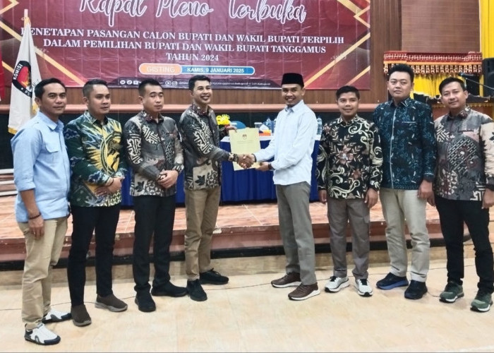 Moh Saleh Asnawi - Agus Suranto Ditetapkan Sebagai Bupati dan Wakil Bupati Tanggamus Terpilih