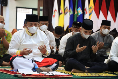 Gelar Sholat Idul Adha di Mahan Agung, Gubernur Sampaikan Hal Ini