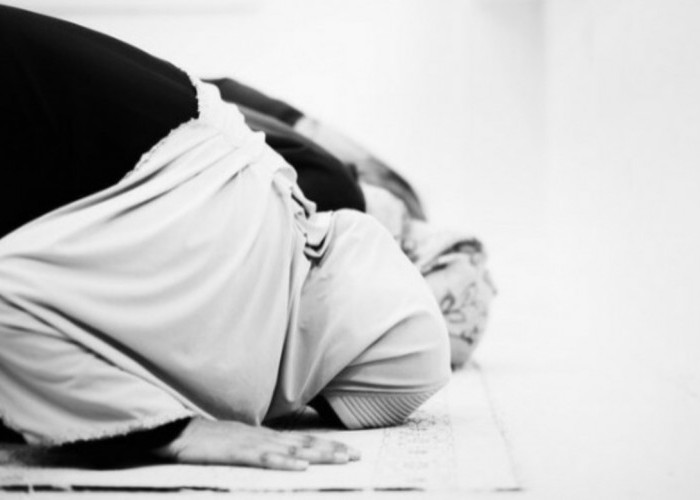 Keutamaan Berdoa saat Sujud Dalam Salat Menurut Penjelasan Syekh Ali Jaber