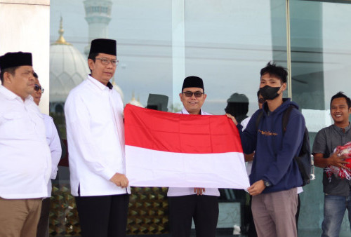 Gebyar HUT RI 77, UIN RIL Ikut Sukseskan Gerakan 10 Juta Bendera Merah Putih