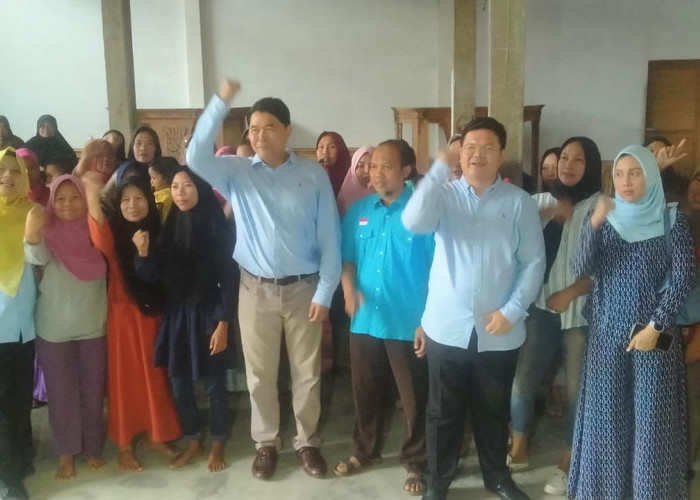 Makan Siang dan Susu Gratis Warnai Kampanye Perdana Capres Cawapres Prabowo-Gibran di Pringsewu