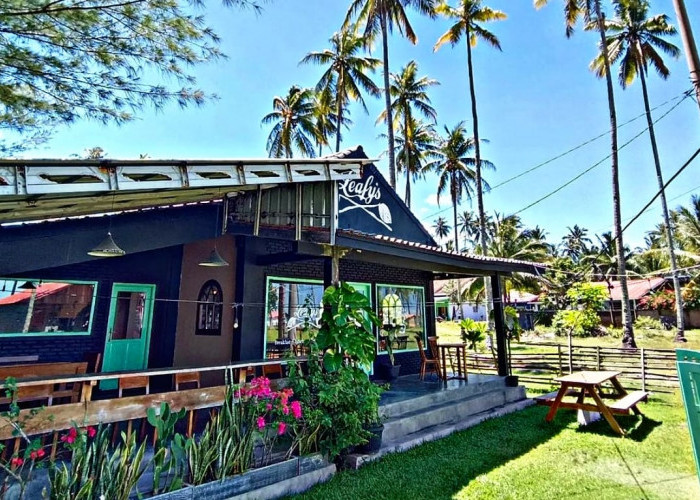 Leafy's Cafe & Surf Shop, Rekomendasi Cafe View Laut di Krui yang Bisa Jadi Tempat Nongkrong Seru