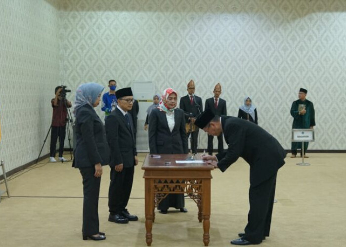 Rektor Unila Lantik Ketua SPI hingga Wadek 1 FMIPA Unila