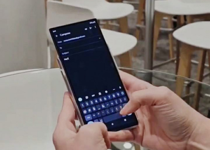 Bukan Layar Lipat, Smartphone Motorola Tampilkan Layar Gulung