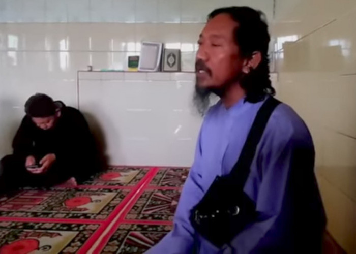 Viral! Seorang Pria Mengaku Nabi, Ada di Kampung ‘Kampung Sejuta Misteri’ Uwentira