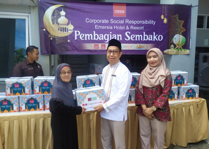 Sambut Lebaran, Emersia Hotel Membagikan 5000 paket Sembako kepada Warga