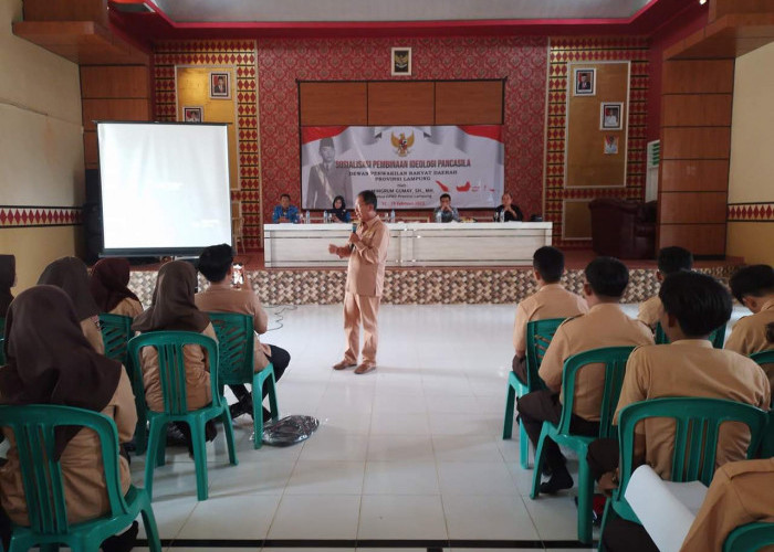  Ketua DPRD Lampung: Jadi Pemimpin Harus Sederhana  