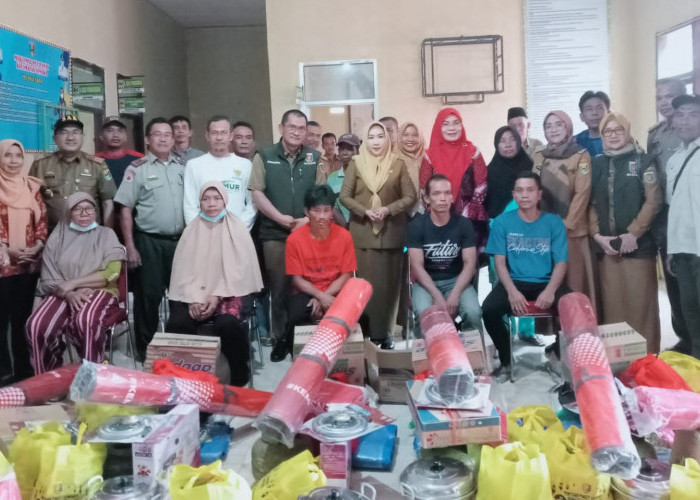 Bupati Tanggamus Lampung Serahkan Bantuan untuk Korban Banjir Semaka 