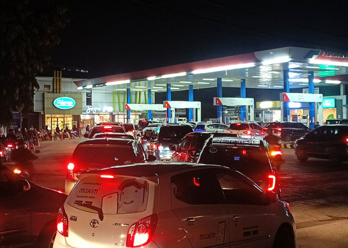 Lima Tips Menghindari Antrian BBM di SPBU, Dijamin Ampuh!