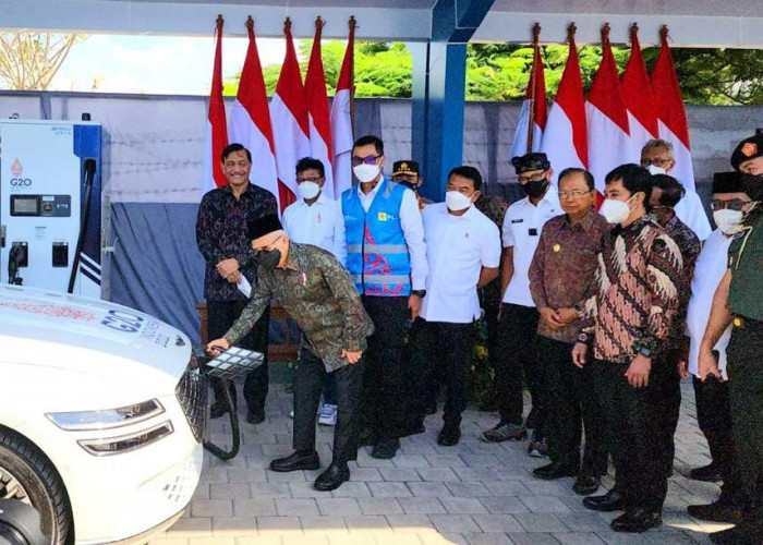 Jelang Puncak Acara Presidensi G20, Wapres Ma'ruf Amin Tinjau Kesiapan SPKLU PLN 