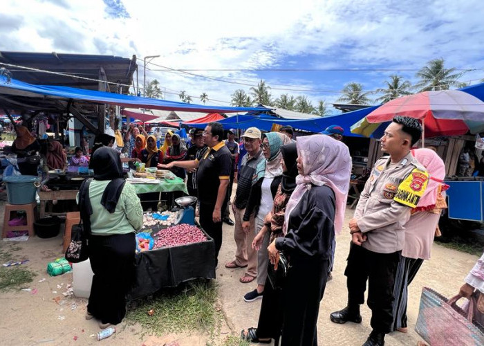 Biar Lebih Tertib, Ramai-Ramai Pejabat Pesisir Barat Tinjau Pasar Minggu 