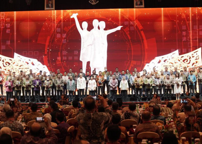 Unggul dalam Pemberdayaan UMKM, BRI Sabet Dua Penghargaan BI Awards 2022