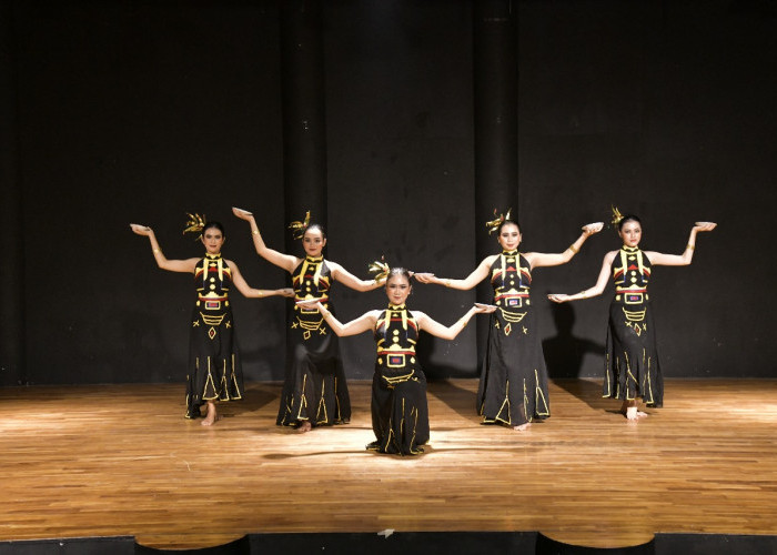 Keren, UKM Tari Teknokrat Juara Lomba Tari Tradisional dalam ajang Fellasia 2024