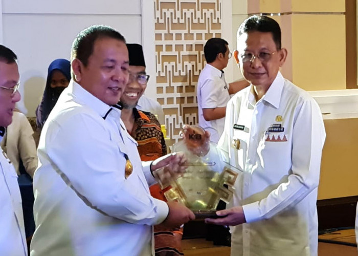 Pringsewu Juara Terbaik Katagori Implementasi Kartu Petani Berjaya 