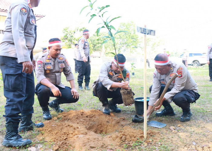 Antisipasi Dampak Perubahan Iklim Global, Polres Lampung Timur Gelar Penghijauan Serentak