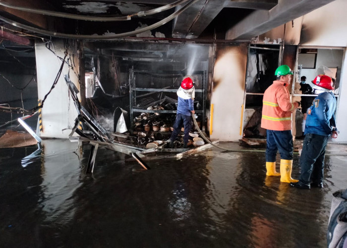 Tiga Resto di Lampung City Mall Terbakar, Sementara Ini Penyebabnya..