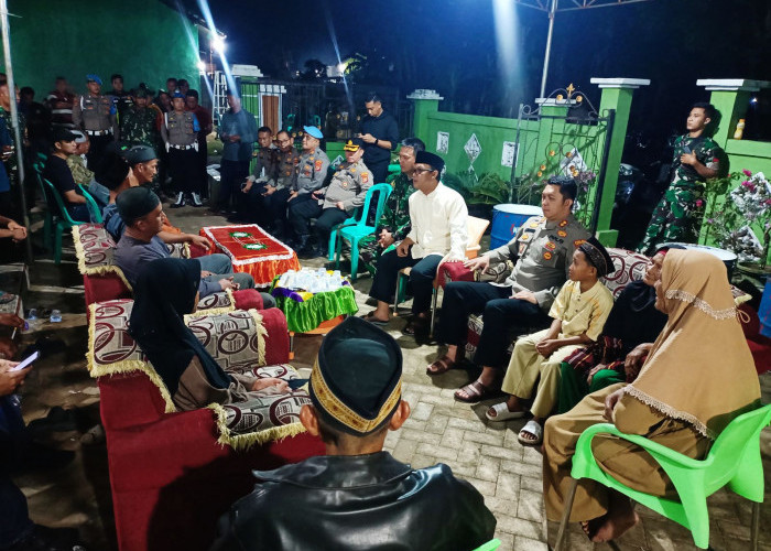 Redam Kericuhan, Pasca Insiden Pembunuhan di Gunung Agung, Kapolres, Bupati, dan Dandim Kunjungi Rumah Duka