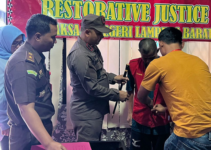 Restorative Justice, Jaksa Kejari Lampung Barat Bebaskan Tersangka Kasus Penembakan yang Tewaskan Rekan 