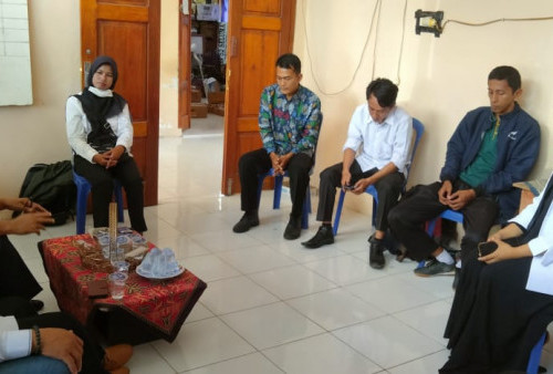 Penjaga Sekolah Mengajar di Kelas, Sertifikasi 3 Guru dan Kepsek Ditunda