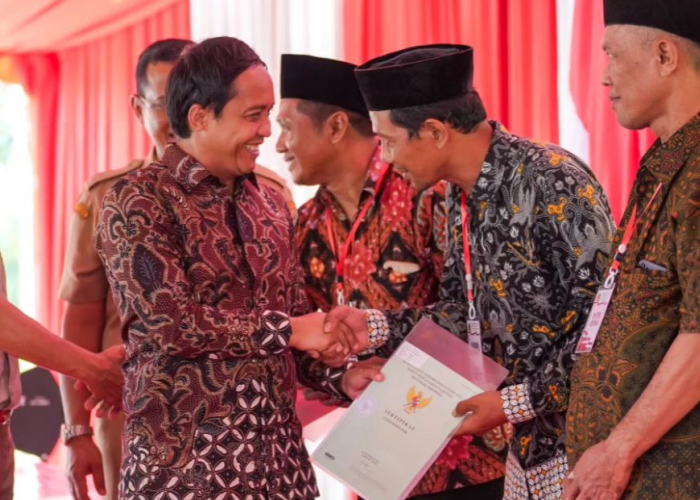 Raja Juli Antoni Paling Berpeluang Gantikan Hadi Tjahjanto 