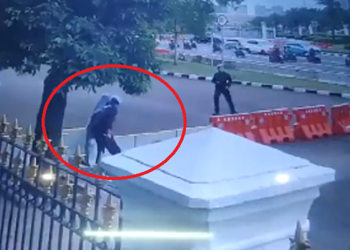 Densus 88 Antiteror Terus Dalami Keterangan Wanita yang Menerobos Istana Merdeka