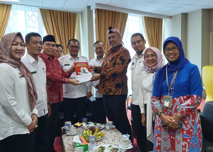 Usulkan KH. Ahmad Hanafiah Sebagai Calon Pahlawan Nasional Asal Lampung, Dinsos Serahkan Berkasnya ke Kemensos