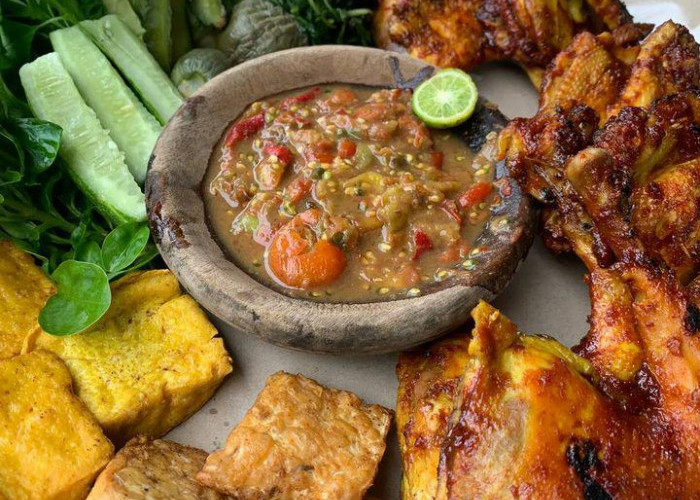 Restoran Tradisional Khas Lampung dengan Suasana Pedesaan yang Asri