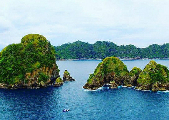 Gak Perlu Jauh Jalan ke Papua, Ini Lokasi Pulau Wayang yang Dijuluki Miniatur Raja Ampat di Lampung
