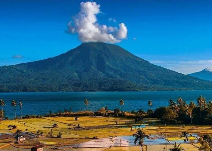Pesona Wisata Danau yang Wajib di Kunjungi Saat Liburan, No. 3 Miliki Panorama yang Eksotis