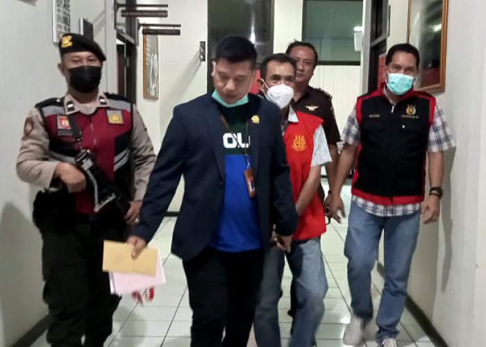 Kejari Lampung Barat Kembali Tahan Tersangka Dugaan Tipikor Jembatan Way Batu  
