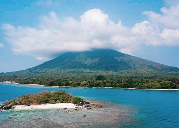 Intip Keindahan Pulau Sebesi yang Jadi Serpihan Surga Destinasi Wisata Lampung