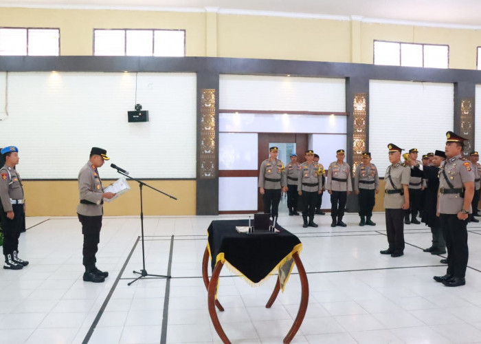 Sah! Kabag SDM dan Kapolsek Waway Karya Polres Lampung Timur Disertijab