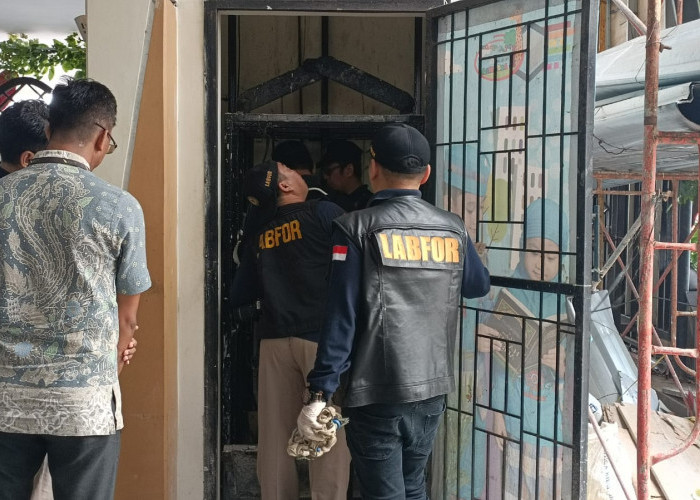 Telusuri Penyebab Terjatuhnya Lift, Tim Puslabfor Olah TKP Lift Sekolah Azzahra