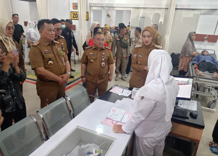 Hari Pertama Ngantor, Wagub Jihan Nurlela Tinjau Pelayanan RSUDAM