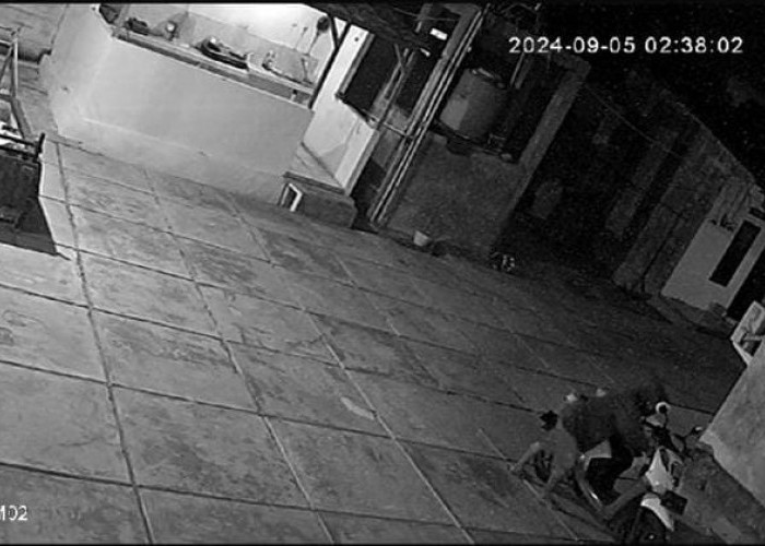 Gasak 4 Motor Sekaligus, Dua Pelaku Terekam Kamera CCTV