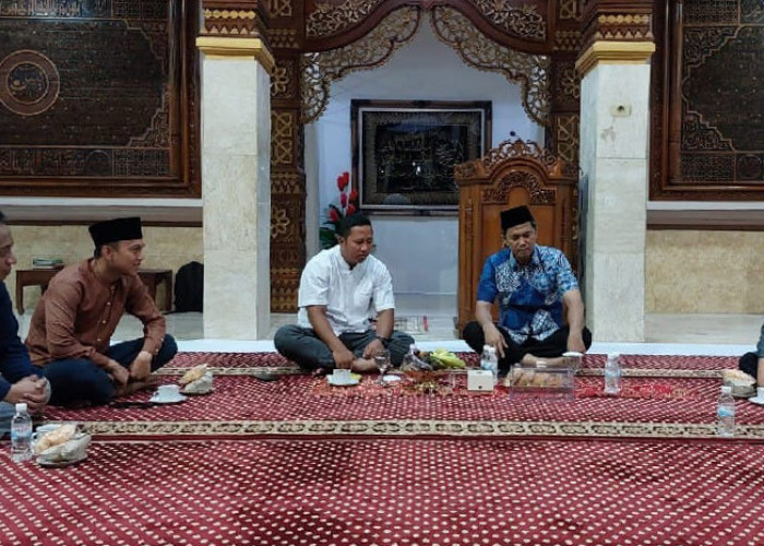 Tiga Hari, Kepala LLDikti Salat di Masjid Asmaul Yusuf