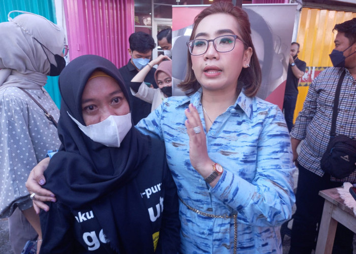 Eks Pol PP Menangis Ngadu ke Aspri Hotman Paris Usai Dipecat Wali Kota Bandar Lampung