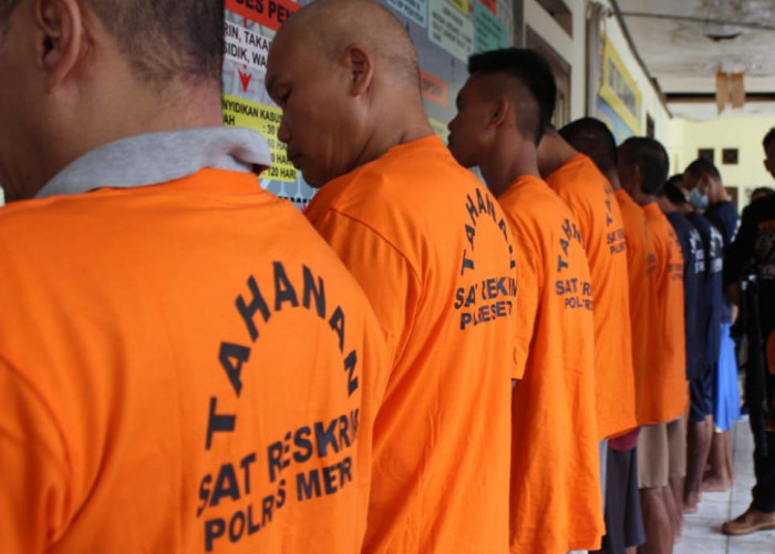 Satreskrim Polres Metro Berantas Judi Togel, Langsung Amankan 12 Tersangka