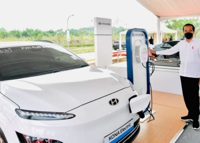 Resmi, Jokowi Teken Inpres yang Instruksikan Mobil Dinas Wajib Pakai Kendaraan Listrik