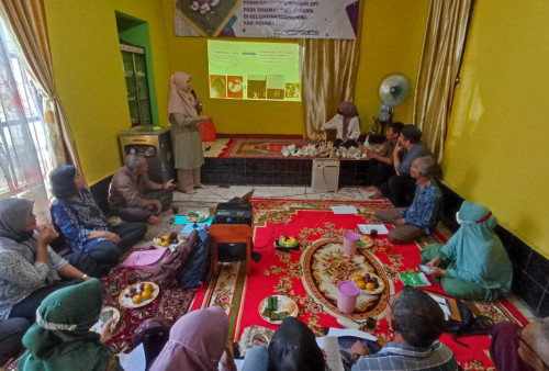 Tim Dosen Prodi PTP Polinela Edukasi Petani untuk Lebih Ramah Lingkungan