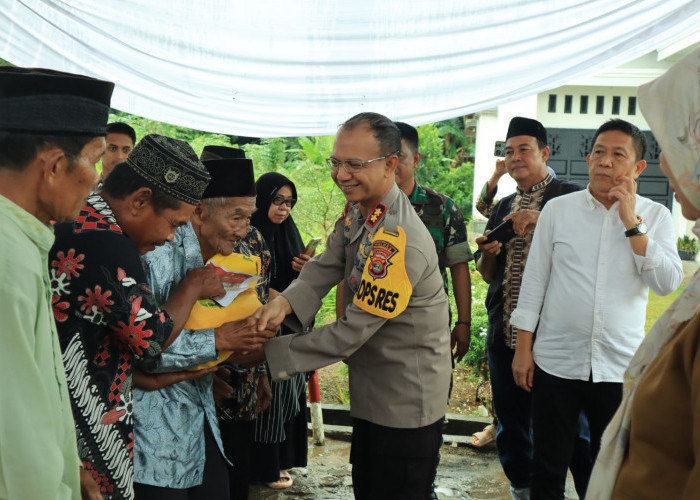 HUT Bhayangkara, Polres Tulang Bawang Barat Gelar Bakti Religi dan Beri Bansos Sembako