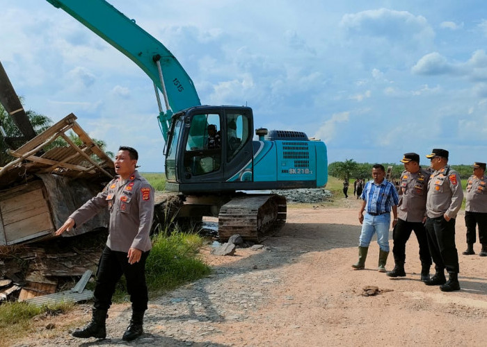 Forkopimda Mesuji Bersihkan DAS di wilayah Kecamatan Mesuji Timur, 