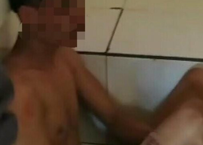 Mencuri Motor dan Ketahuan Warga, Pria Ini Babak Belur Dihajar