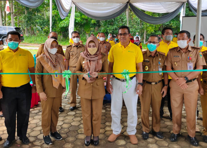 Bupati Dewi Handajani Resmikan Bank Sampah Tanggamus