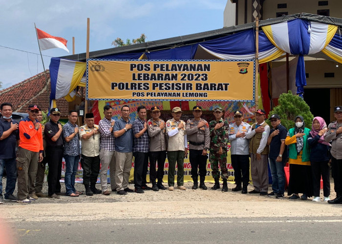 Bupati Pesbar Tinjau Posko Pelayanan Mudik Lebaran
