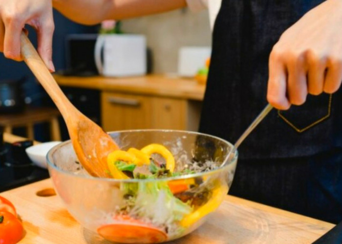 Bolehkah Mencicipi Masakan Saat Puasa? Begini Penjelasan Hadits