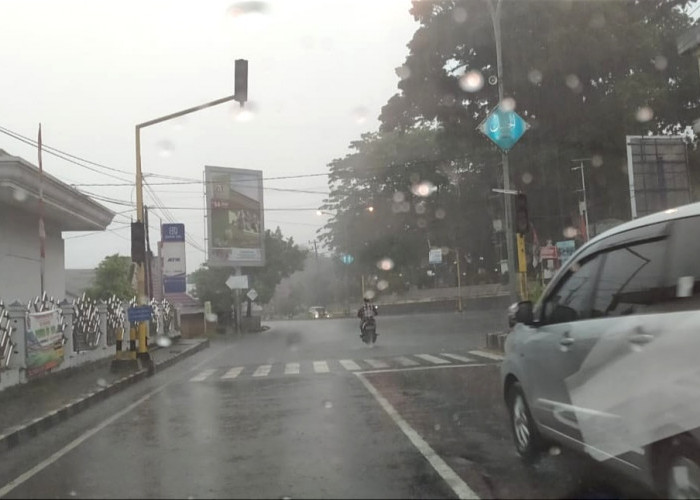 Lapor! Traffic Light Jalan Juanda Kotaagung Padam Lagi, Lalu Lintas Semrawut