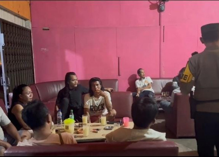 Polisi Razia Cafe Remang-remang yang Masih Beroprasi di Bulan Ramadhan