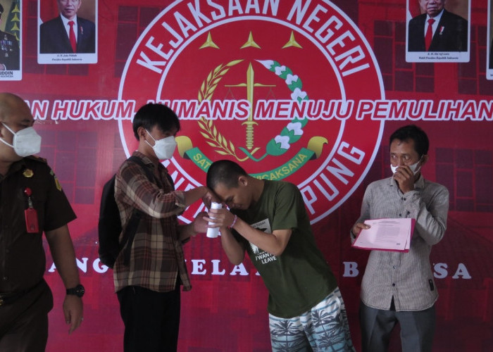 Kejari Hentikan Kasus Pencurian iPhone 
