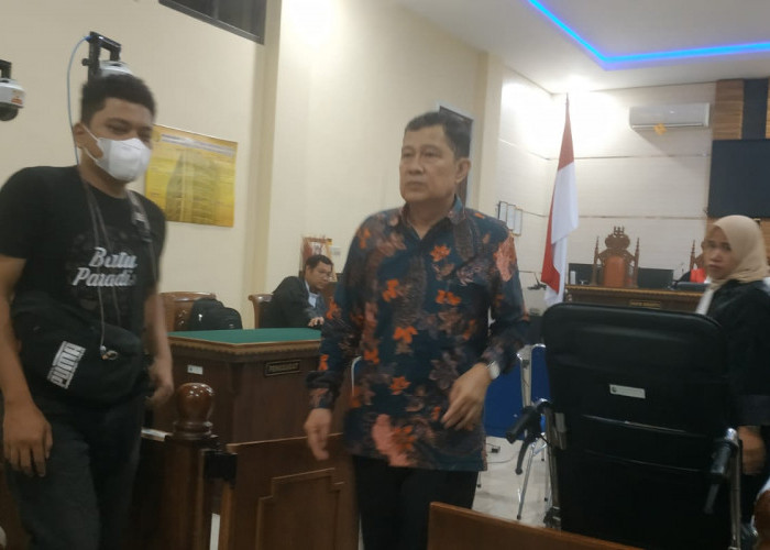Terbukti Terima Rp 450 Juta, Heryandi dan Basri Divonis 4,5 Tahun Penjara